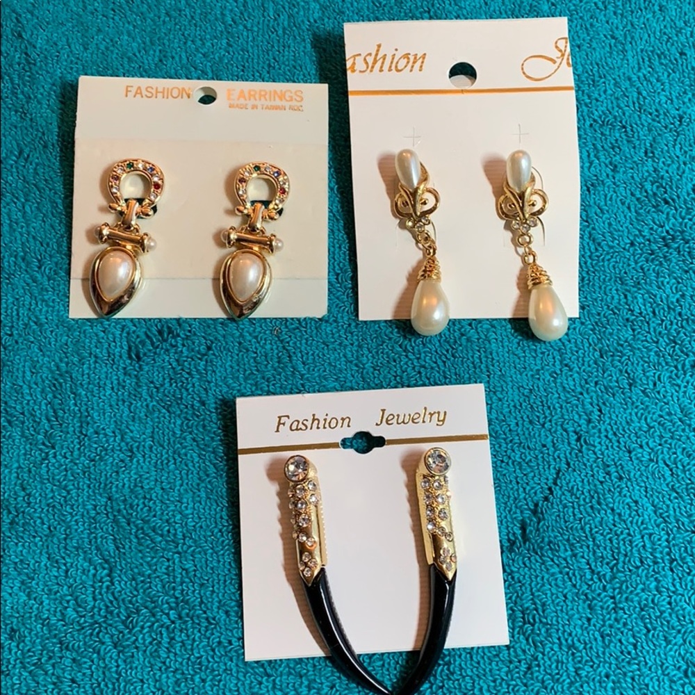 Women’s pierced earrings